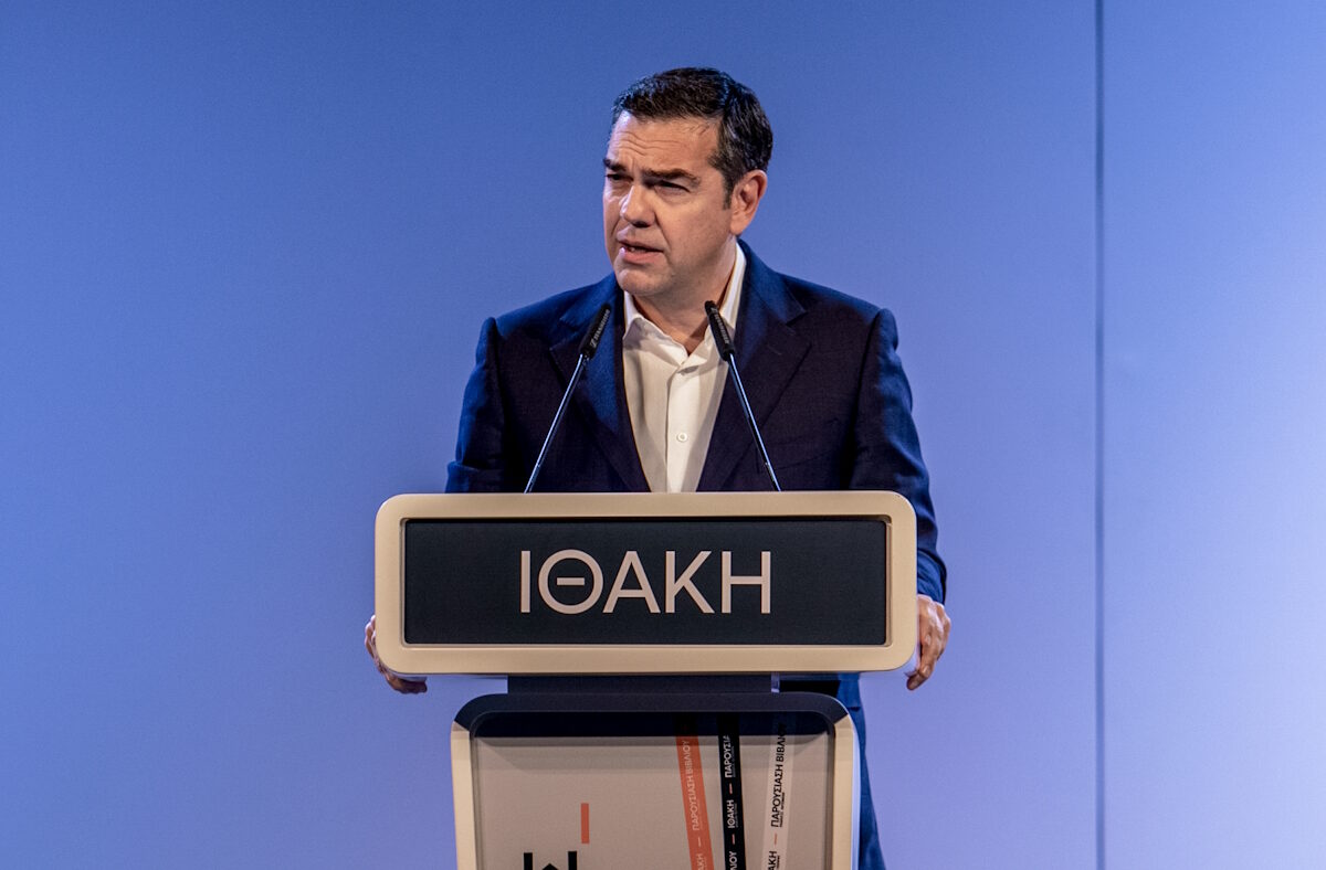 Ο πρώην πρωθυπουργός, Αλέξης Τσίπρας στην παρουσίαση του βιβλίου του «Ιθάκη»