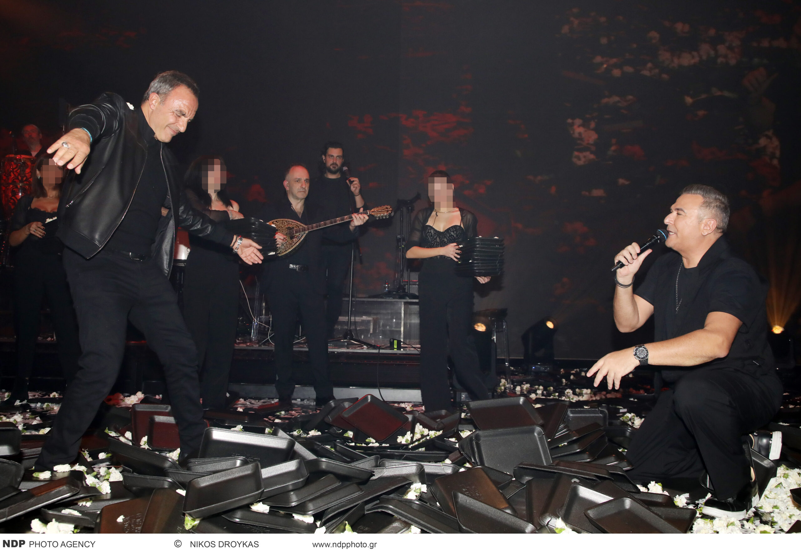 Ο Νίκος Αλιάγας χορεύει στην πίστα