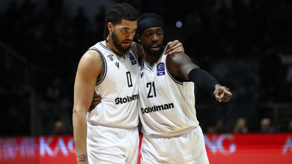 Ο Άλεν με τον Μπέβερλι σε αγώνα του ΠΑΟΚ (ΝΑΣΟΣ ΣΙΜΟΠΟΥΛΟΣ