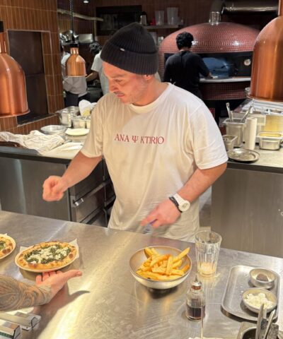 Αναψυκτήριο: Που θα φας μακαρόνια με κιμά και πάστα φλώρα ακούγοντας Coldplay