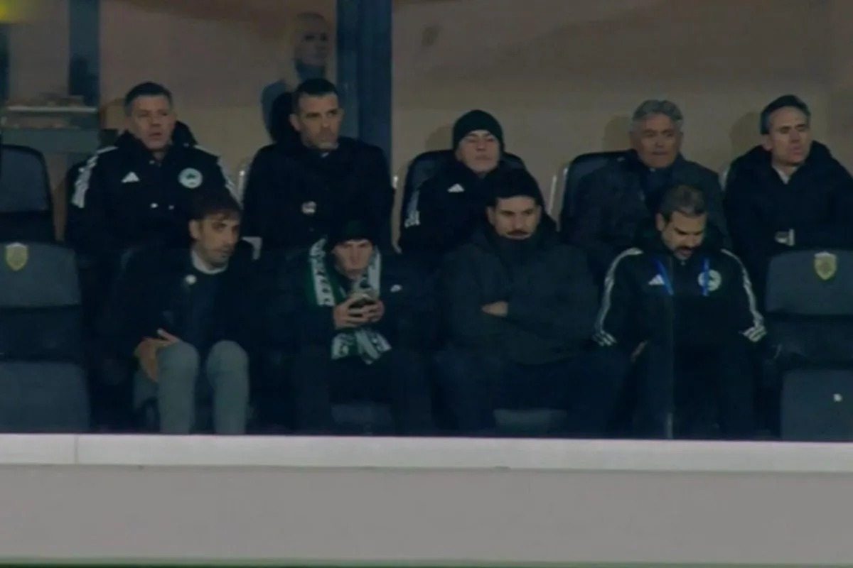 Ο Σαντίνο Αντίνο με τον Γιάννη Αλαφούζο στην Opap Arena για το ΑΕΚ – Παναθηναϊκός