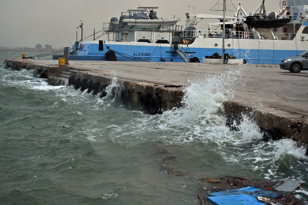 Ισχυροί άνεμοι στα λιμάνια