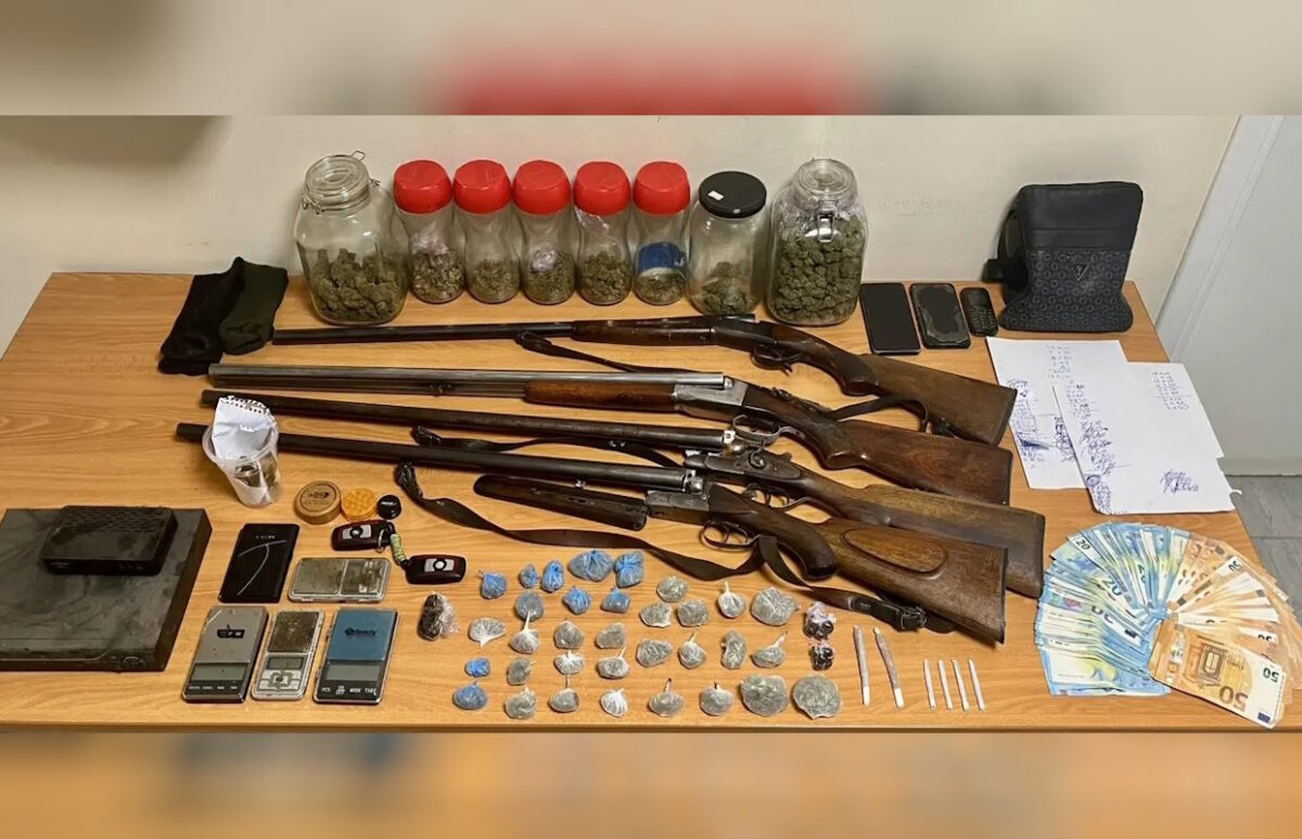 Ναρκωτικά και όπλα