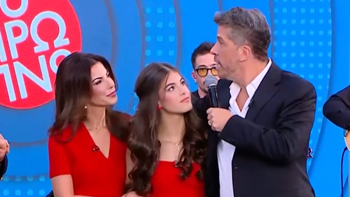 Ο Χάρης και η Αντελίνα Βαρθακούρη μαζί με την 13χρονη κόρη τους, Λιόνα