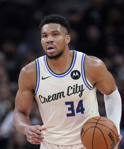 Ο Γιάννης Αντετοκούνμπο