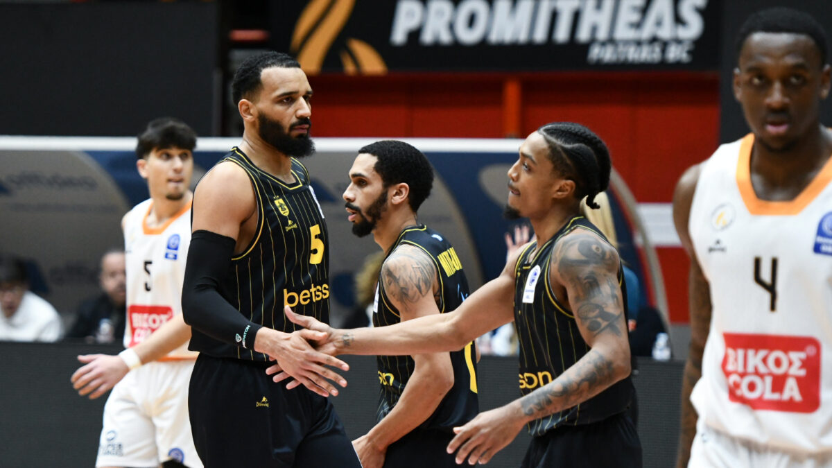 Οι παίκτες του Άρη στην έδρα του Προμηθέα