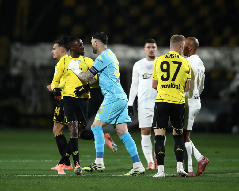 Στιγμιότυπο από το Άρης - ΑΕΚ (ΝΑΣΟΣ ΣΙΜΟΠΟΥΛΟΣ