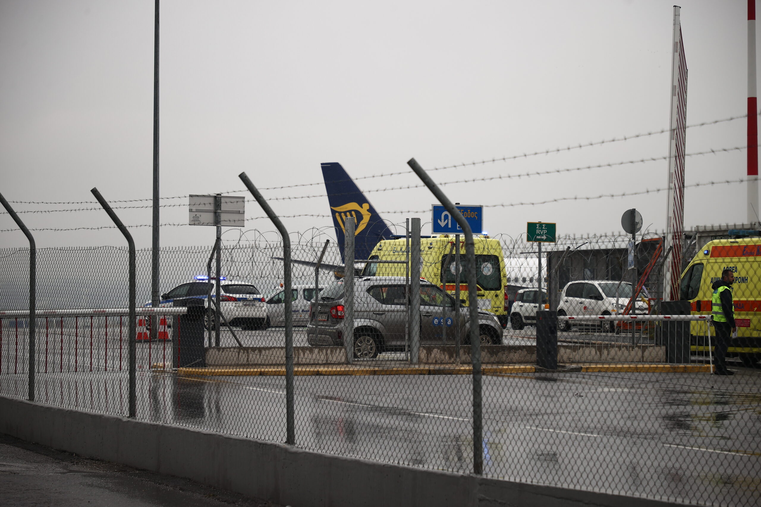 Άφιξη των τραυματιών του τροχαίου δυστυχήματος σε δρόμο της Ρουμανίας στο αεροδρόμιο Μακεδονία στη Θεσσαλονίκη. Πέμπτη 29 Ιανουαρίου 2026   (EUROKINISSI)