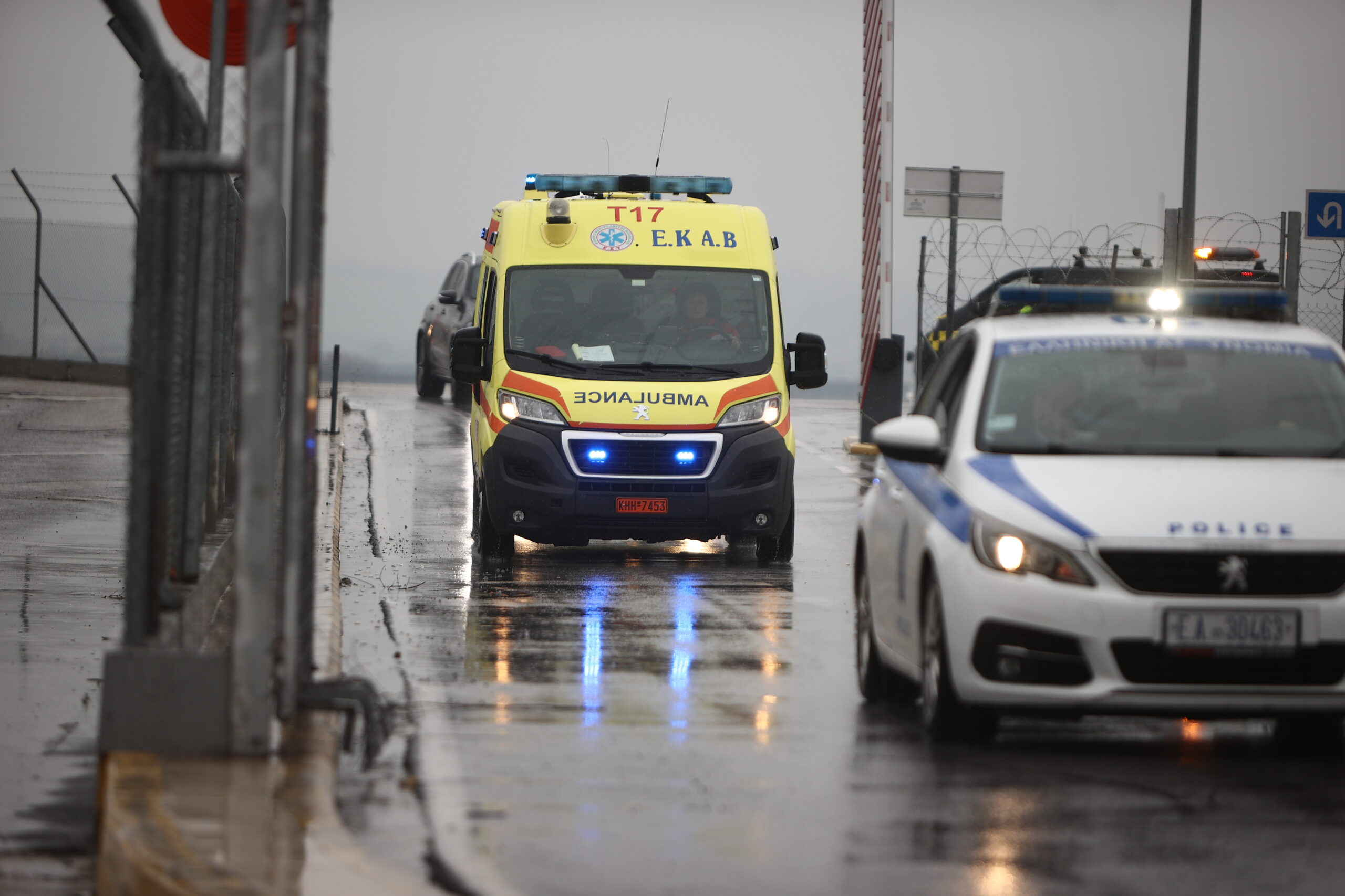 Άφιξη των τραυματιών του τροχαίου δυστυχήματος σε δρόμο της Ρουμανίας στο αεροδρόμιο Μακεδονία στη Θεσσαλονίκη. Πέμπτη 29 Ιανουαρίου 2026 (EUROKINISSI)