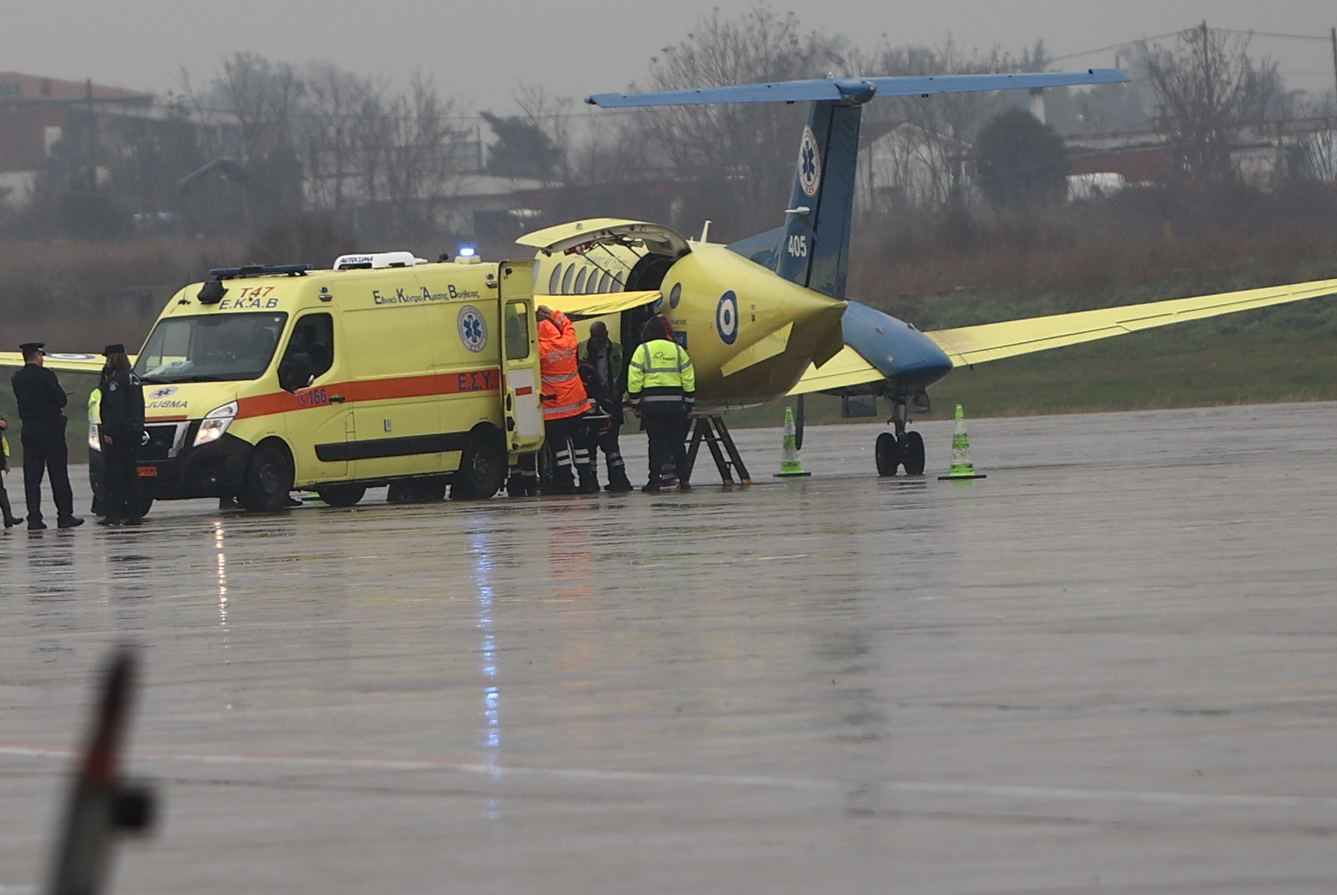 Άφιξη των τραυματιών του τροχαίου δυστυχήματος σε δρόμο της Ρουμανίας στο αεροδρόμιο Μακεδονία στη Θεσσαλονίκη. Πέμπτη 29 Ιανουαρίου 2026   (EUROKINISSI)