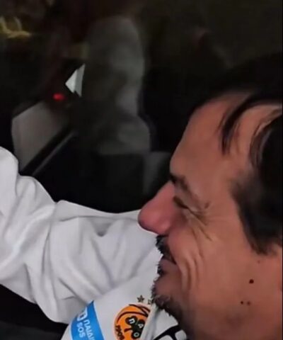 Ο Εργκίν Αταμάν απάντησε με υψωμένες γροθιές στους οπαδούς της Μακάμπι που περίμεναν την αποστολή του Παναθηναϊκού έξω από το γήπεδο