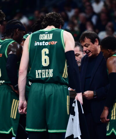 Ο Αταμάν με τους παίκτες του (ΔΗΜΗΤΡΗΣ ΜΠΙΡΝΤΑΧΑΣ