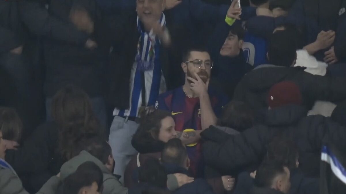 Ρεάλ Σοσιεδάδ – Μπαρτσελόνα: Επική φωτογραφία με απογοητευμένο οπαδό των Καταλανών στην κερκίδα