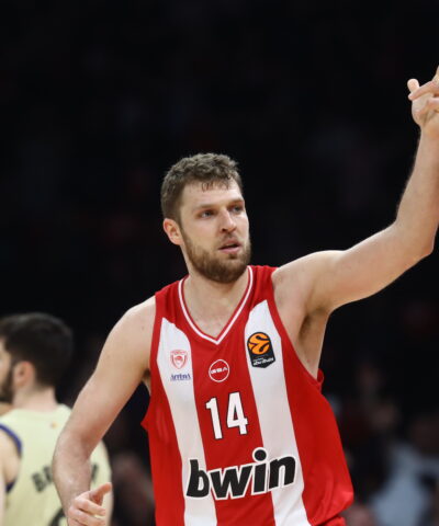 Ο Σάσα Βεζένκοφ