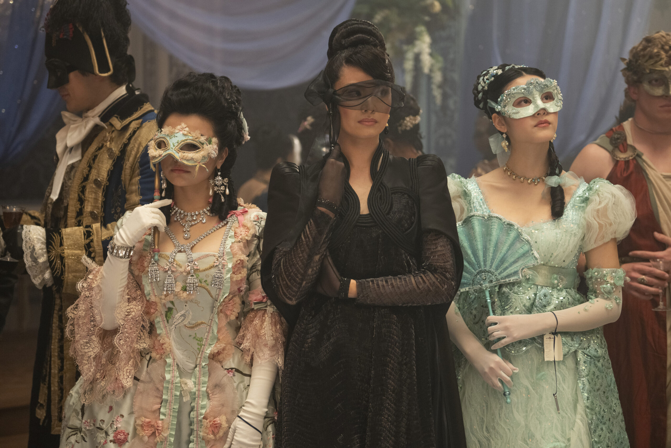 Bridgerton. (L to R) Michelle Mao as Rosamund Li, Katie Leung as Lady Araminta Gao, Isabella Wei as Posy Li in episode 401 of Bridgerton. Cr. Liam Daniel