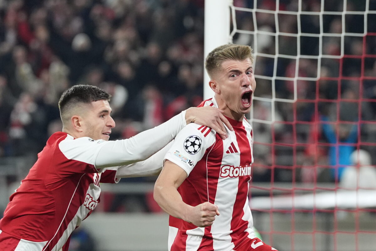 Ο Κοστίνια πανηγυρίζει το γκολ του στο Ολυμπιακός - Μπάγερ Λεβερκούζεν (ΘΕΟΔΩΡΟΣ ΧΡΙΣΤΟΔΟΥΛΑΚΗΣ