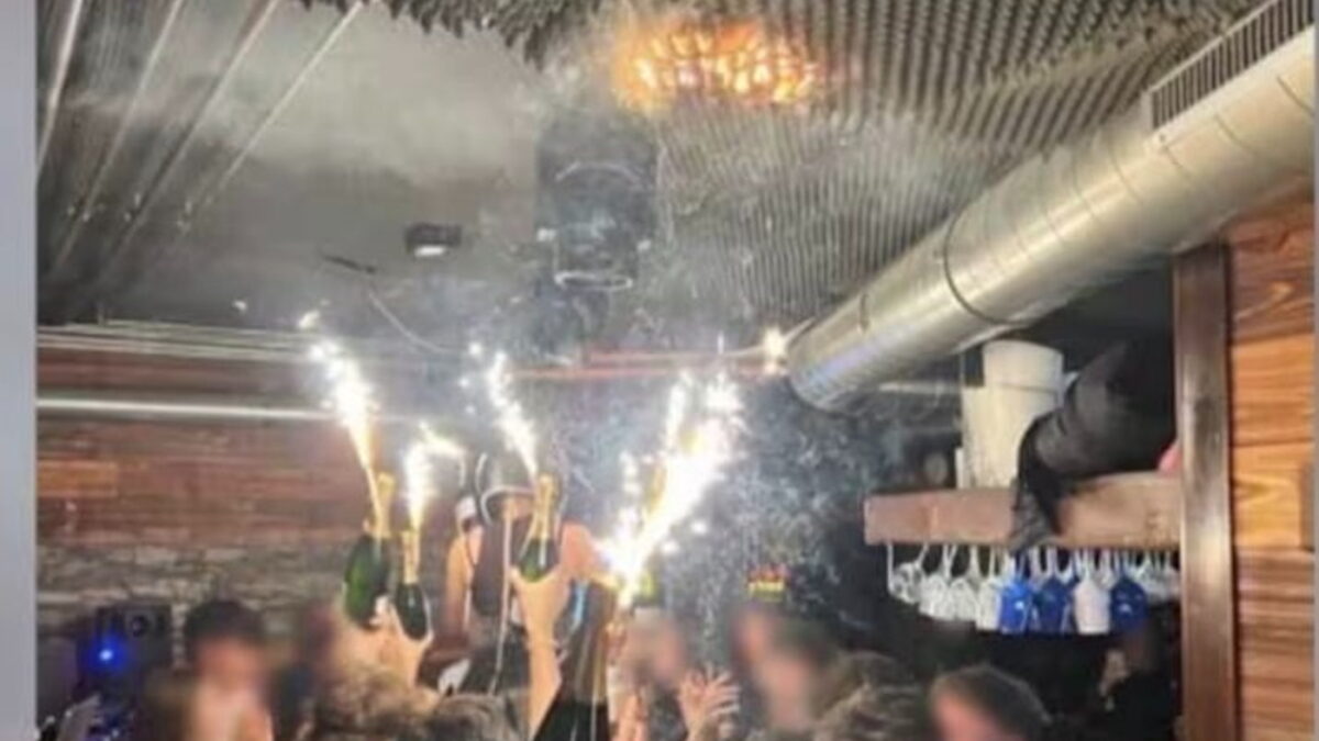 Η στιγμή που ξεσπά η φωτιά στο μπαρ της Κραν Μοντανά