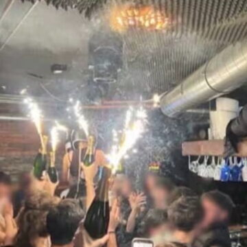 Η στιγμή που ξεσπά η φωτιά στο μπαρ της Κραν Μοντανά