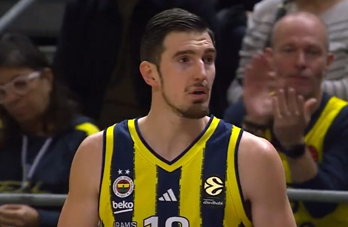 Φενέρμπαχτσε – Βαλένθια 82-79: Με φοβερό ντεμπούτο Ντε Κολό πήρε τη νίκη στη Euroleague η ομάδα του Γιασικεβίτσιους