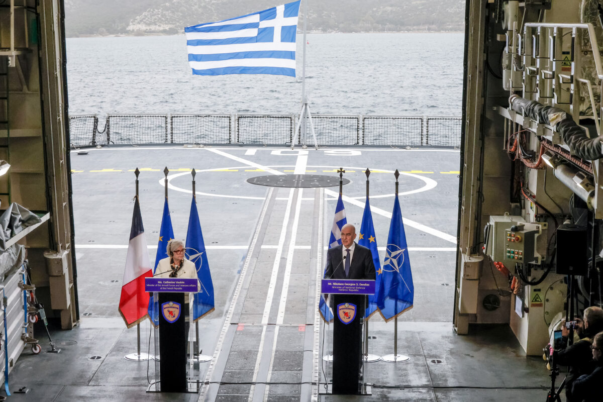 Στη φρεγάτα Belharra ο Νίκος Δένδιας με τη Γαλλίδα ομόλογό του