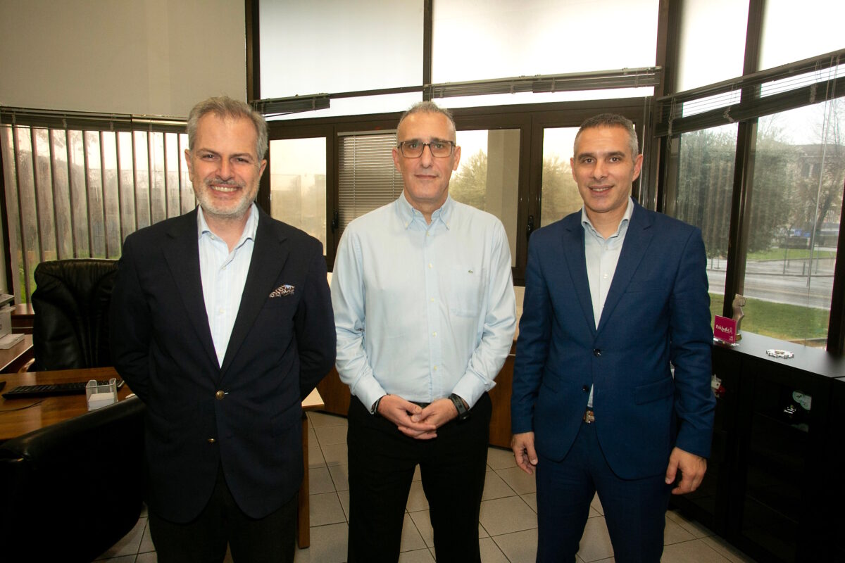 Ο Γιάννης Παπαδόπουλος, πρόεδρος της ΕΡΤ, ο Άρης Παναγιωτίδης, νέος γενικός διευθυντής της ΕΡΤ3 και ο Κωνσταντίνος Παπαβασιλείου, διευθύνων σύμβουλος της ΕΡΤ