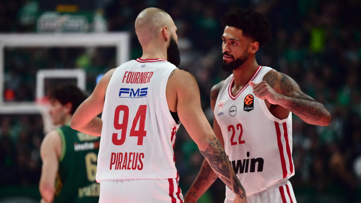 Φουνριέ και Ντόρσεϊ πανηγυρίζουν κόντρα στον Παναθηναϊκό (EUROKINISSI)