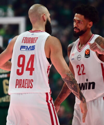 Φουνριέ και Ντόρσεϊ πανηγυρίζουν κόντρα στον Παναθηναϊκό (EUROKINISSI)