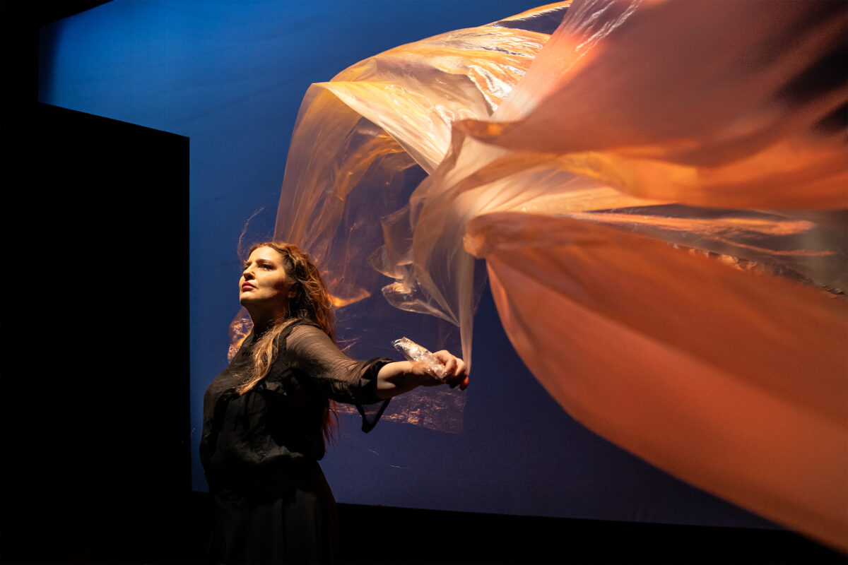 Η αληθινή δούκισσα της Πλακεντίας «ζωντανεύει» στη σκηνή με πρωταγωνίστρια τη Μαρία Κίτσου