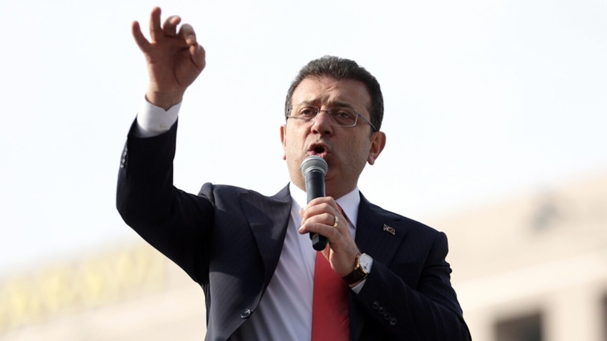 Ο Εκρέμ Ιμάμογλου σε προεκλογική ομιλία πριν φυλακιστεί