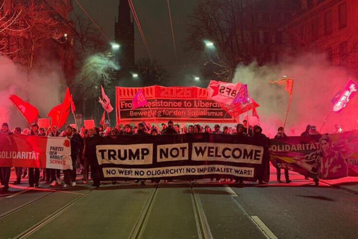 Διαδήλωση κατά του Τραμπ στη Ζυρίχη (Kyodo via AP Images)