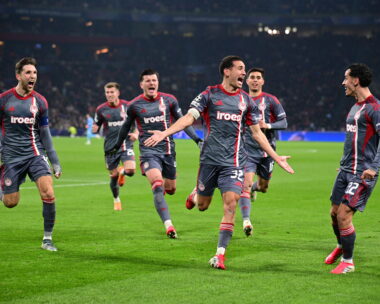 Άγιαξ – Ολυμπιακός 1-2: Τεράστια ερυθρόλευκη νίκη στο Άμστερνταμ και πρόκριση στα playoffs του Champions League