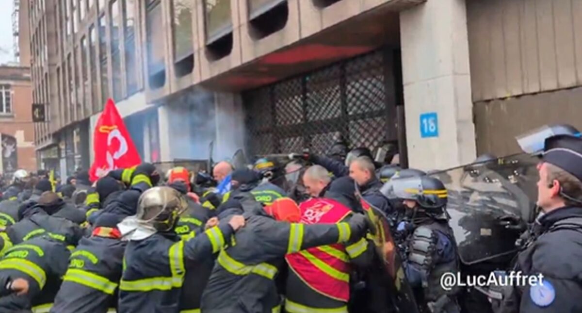 Στους δρόμους κατέβηκαν οι πυροσβέστες στης Λιλ