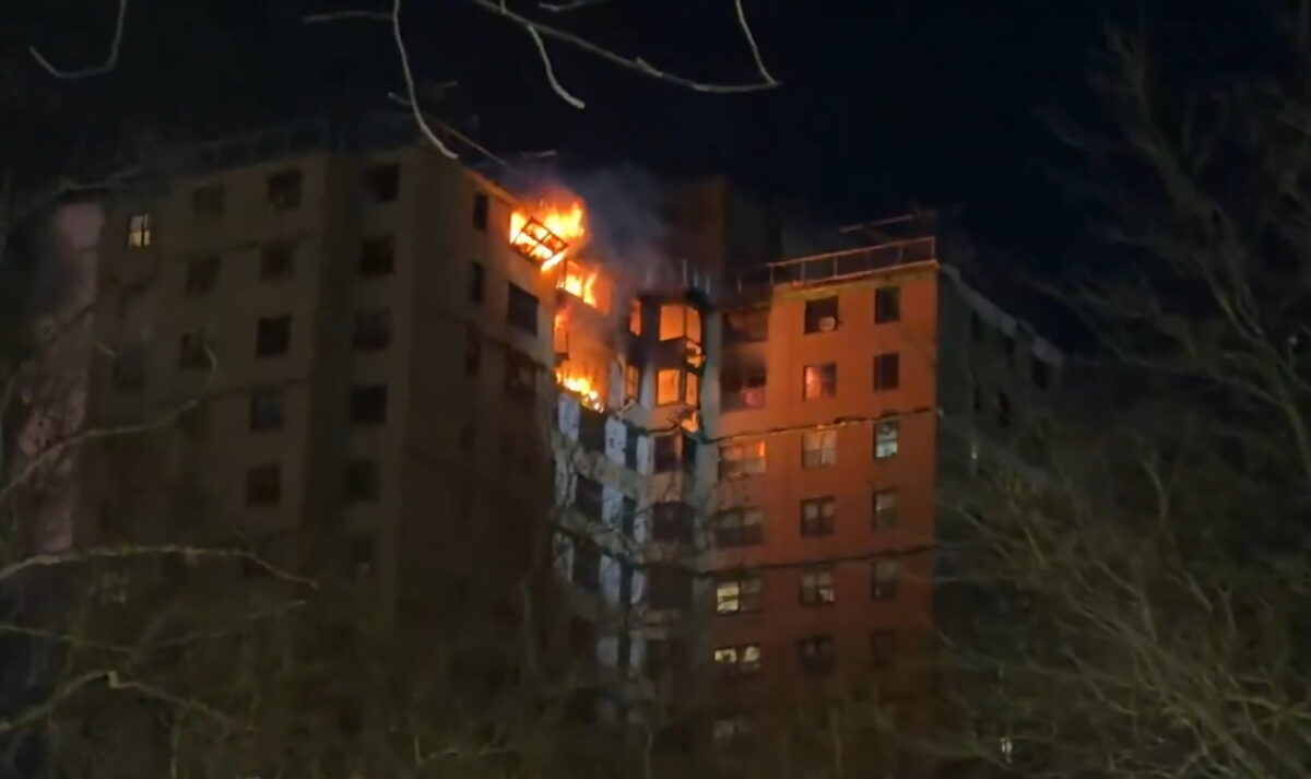 Φωτιά σε πολυκατοικία στο Μπρονξ