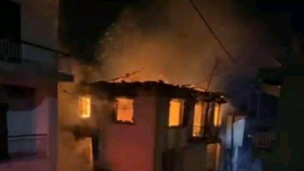 Φωτιά σε σπίτι