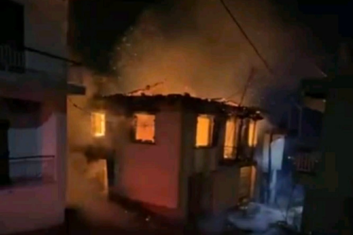 Φωτιά σε σπίτι