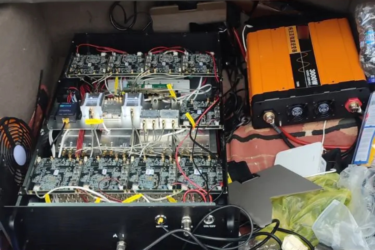 Ο εξοπλισμός που βρέθηκε στο αυτοκίνητο