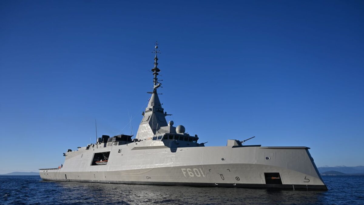 Στο πλευρό της Κύπρου η Ελλάδα: Ο Νίκος Δένδιας στη Λευκωσία – Δύο φρεγάτες και δύο ελληνικά F-16 στην περιοχή με απόφαση ΚΥΣΕΑ