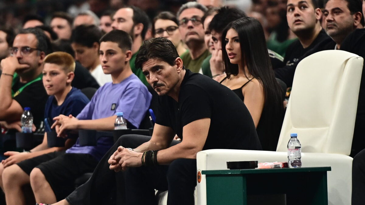 Ο Δημήτρης Γιαννακόπουλος στην πολυθρόνα του ΟΑΚΑ (ΓΙΩΡΓΟΣ ΜΑΤΘΑΙΟΣ