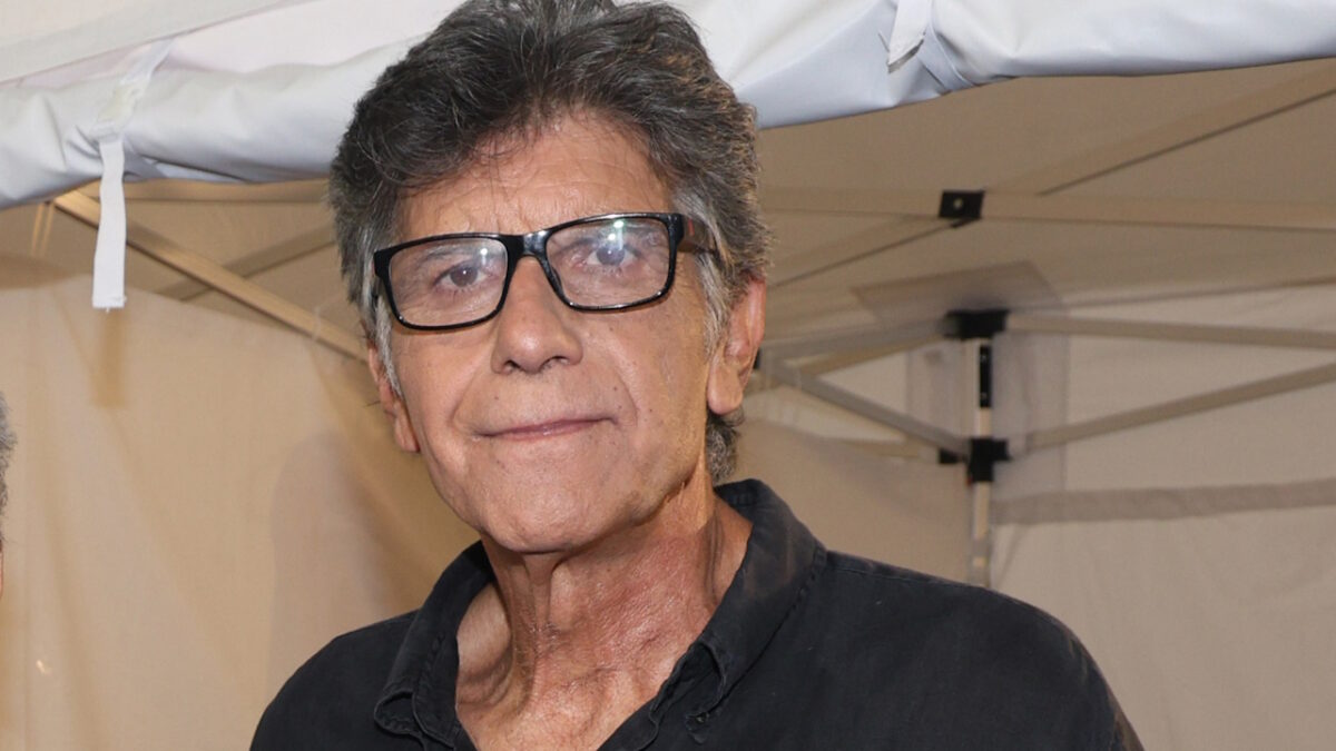 Γιάννης Μπέζος