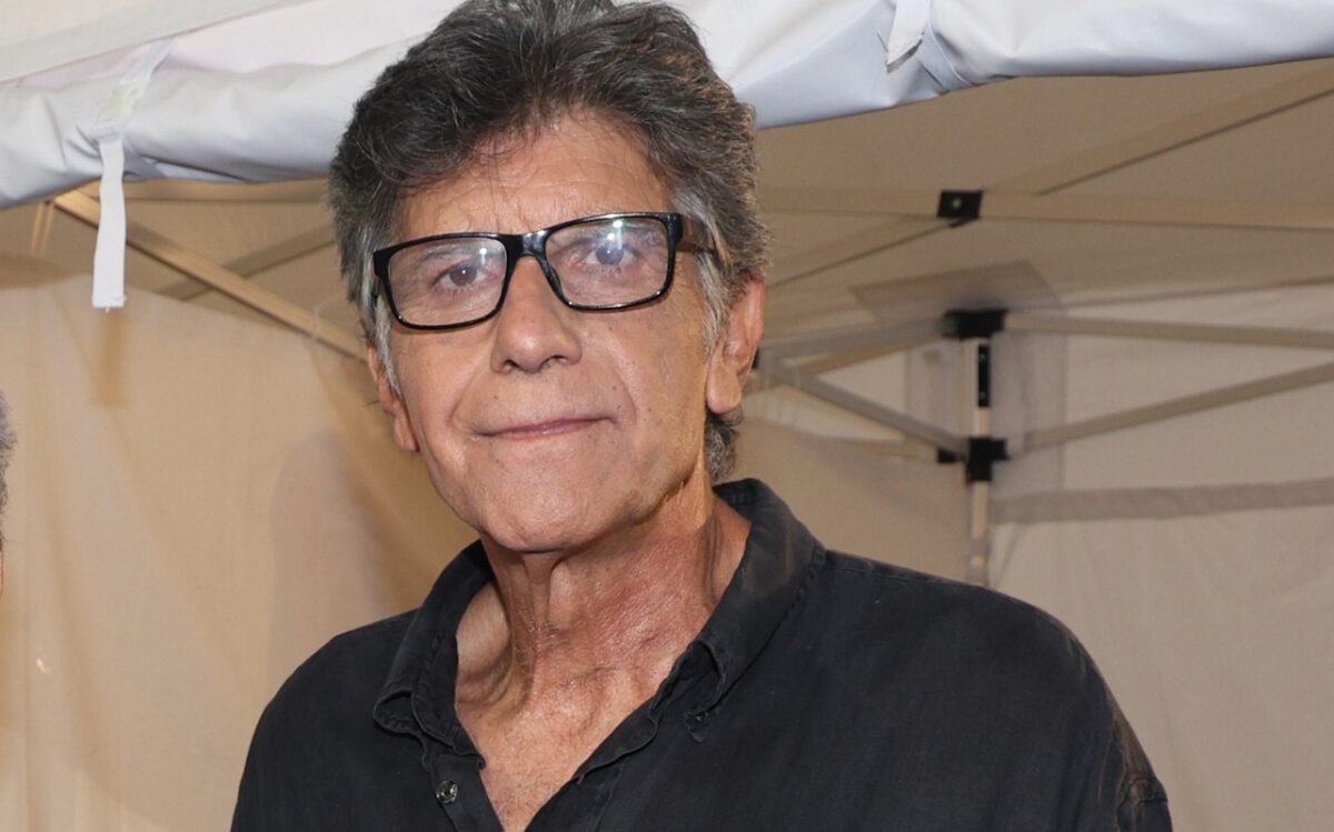 Γιάννης Μπέζος