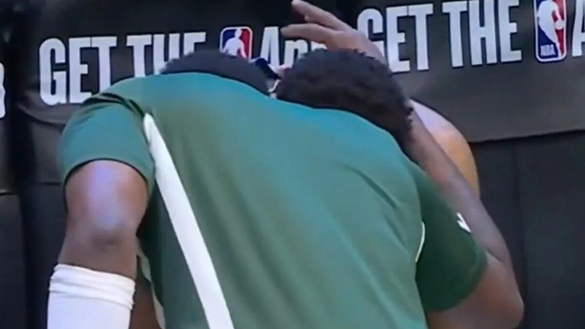 Απαρηγόρητος ο Γιάννης Αντετοκούνμπο μετά τον τραυματισμό του: Η αγκαλιά του Θανάση