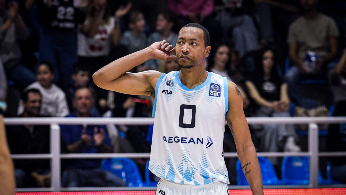 Ο Γκάουντλοκ με τη φανέλα του Κολοσσού Ρόδου