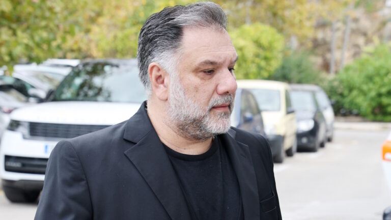 Γρηγόρης Αρναούτογλου