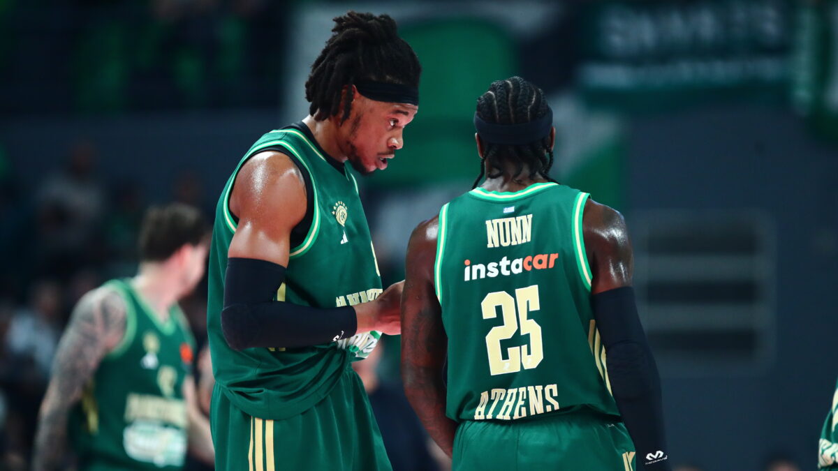 Ο Χολμς με τον Ναν στο Παναθηναϊκός - Βίρτους Μπολόνια (ΑΡΓΥΡΩ ΑΝΑΣΤΑΣΙΟΥ