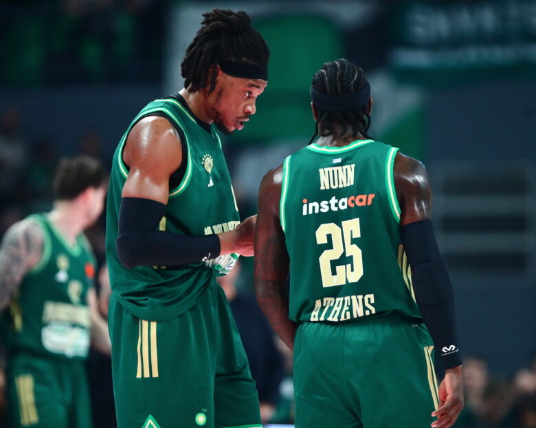 Ο Χολμς με τον Ναν στο Παναθηναϊκός - Βίρτους Μπολόνια (ΑΡΓΥΡΩ ΑΝΑΣΤΑΣΙΟΥ