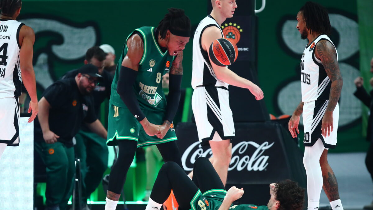 Ο Χολμς πανηγυρίζει κόντρα στη Βίρτους (ΑΡΓΥΡΩ ΑΝΑΣΤΑΣΙΟΥ