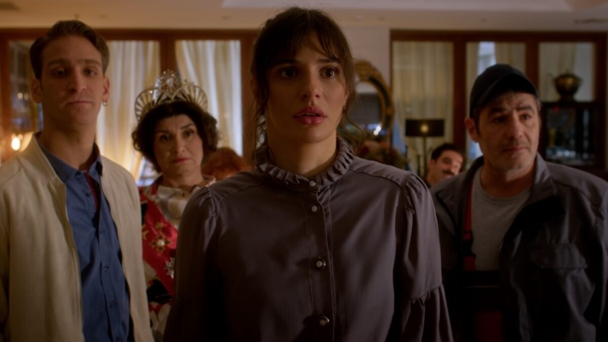 Hotel Elvira - επόμενα επεισόδια: Το υπουργείο Τουρισμού ανακοινώνει διαγωνισμό για το καλύτερο σποτ και η Ελβίρα ξεκινά δουλειά