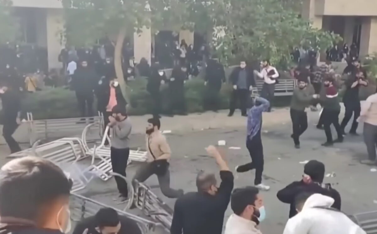 Αιματηρές διαδηλώσεις στο Ιράν