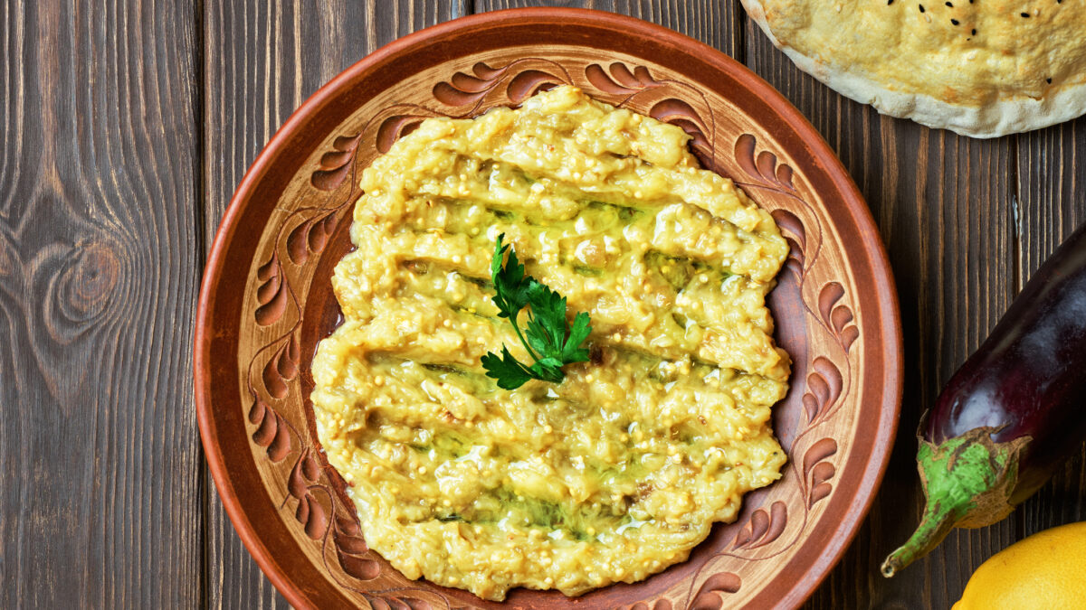 Μελιτζανοσαλάτα με αντζούγιες