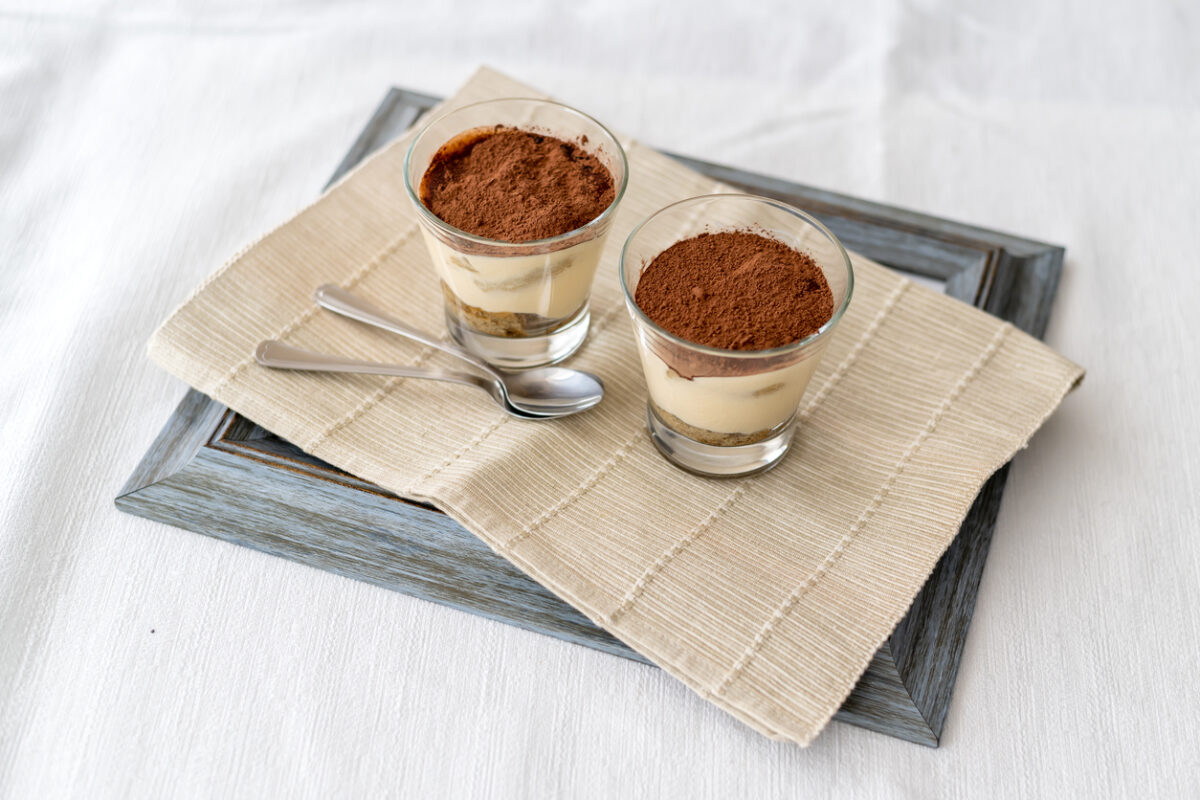 Συνταγή για το viral υγιεινό γλυκάκι με γιαούρτι και μπισκότα